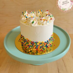 Gâteau anniversaire funfetti, format 6 parts